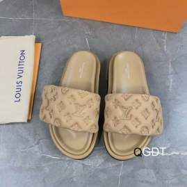Picture of Louis Vuitton Slippers _SKULVsz35-45GDT0301356